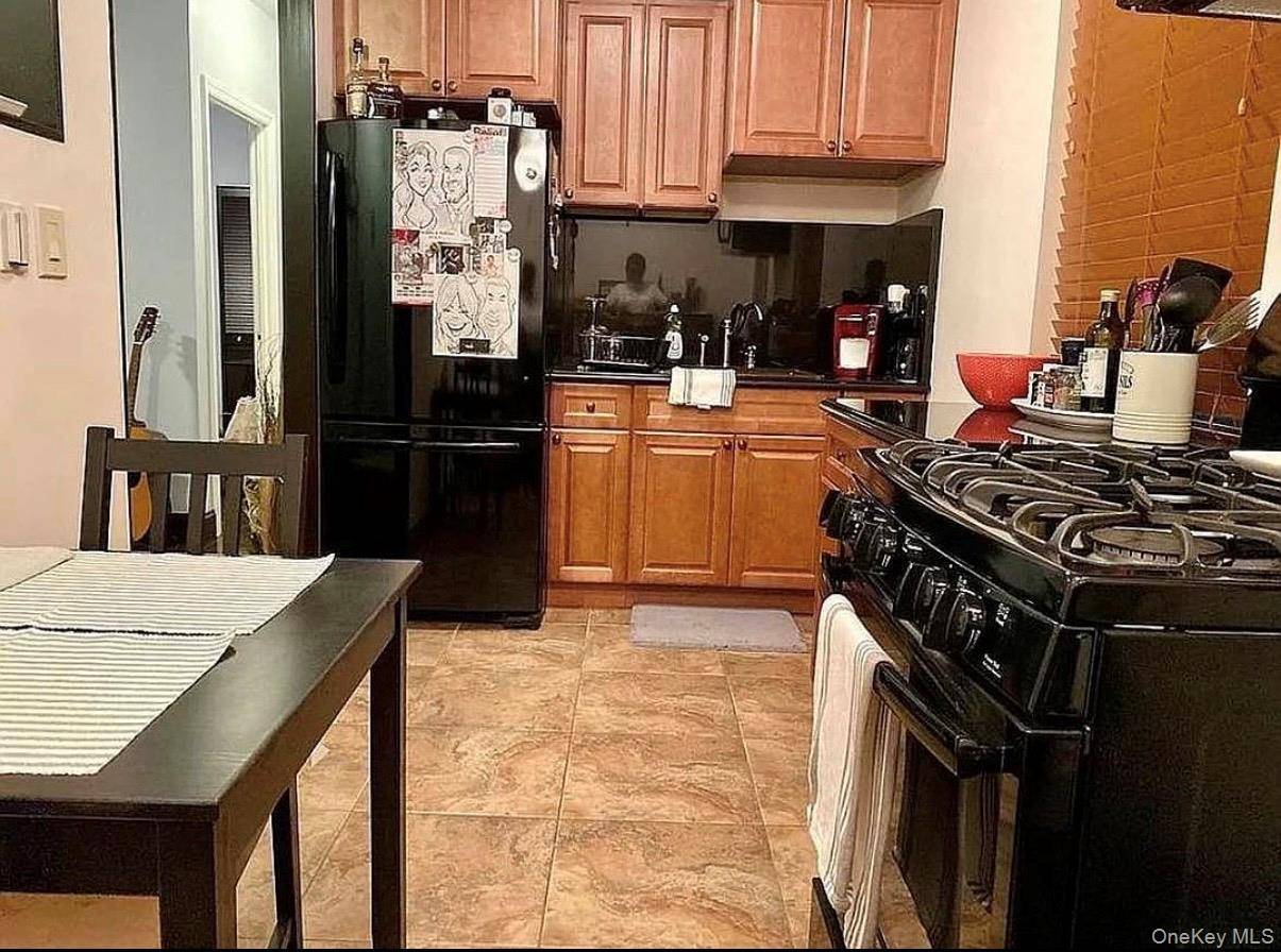 21-06 35th ST #1B, Astoria, NY 11105
