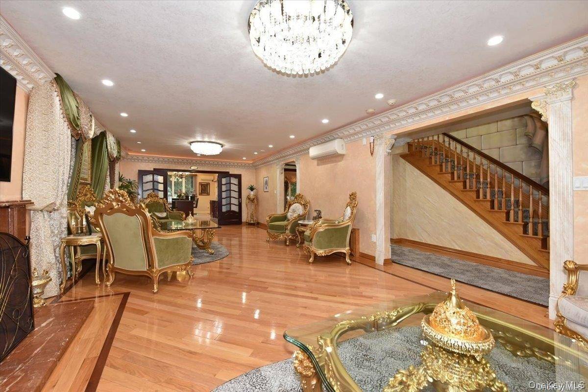 83-16 Edgerton BLVD, Jamaica Estates, NY 11432