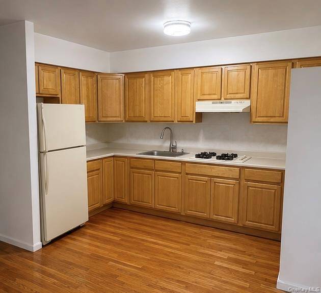 136-79 41st AVE, Flushing, NY 11355