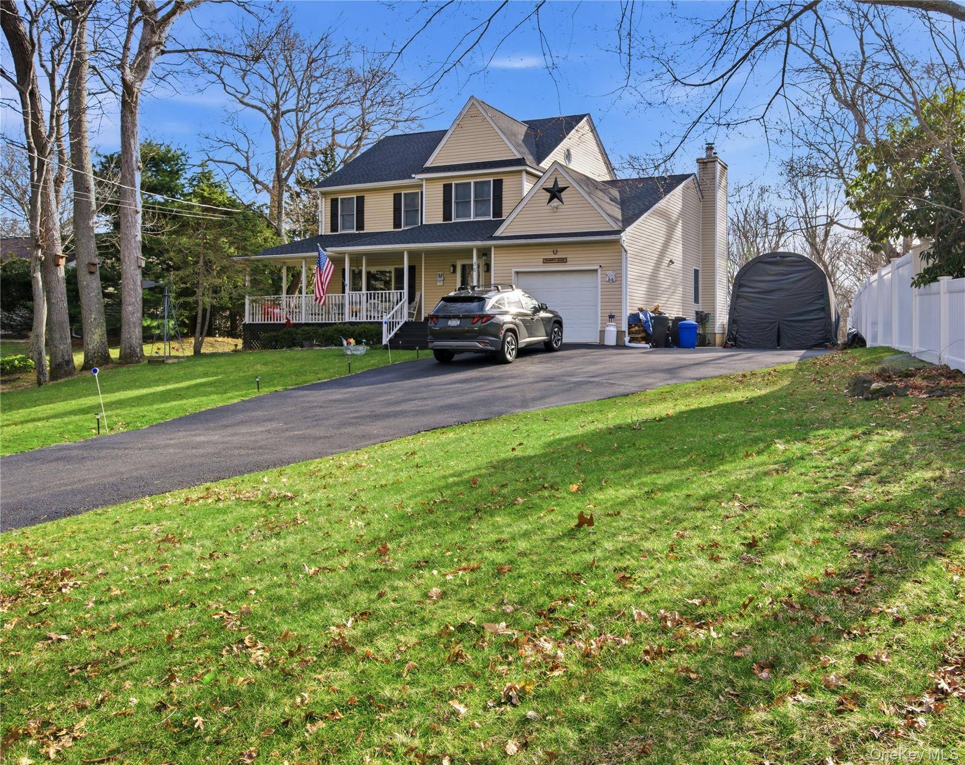 38 Elizabeth DR, Wading River, NY 11792