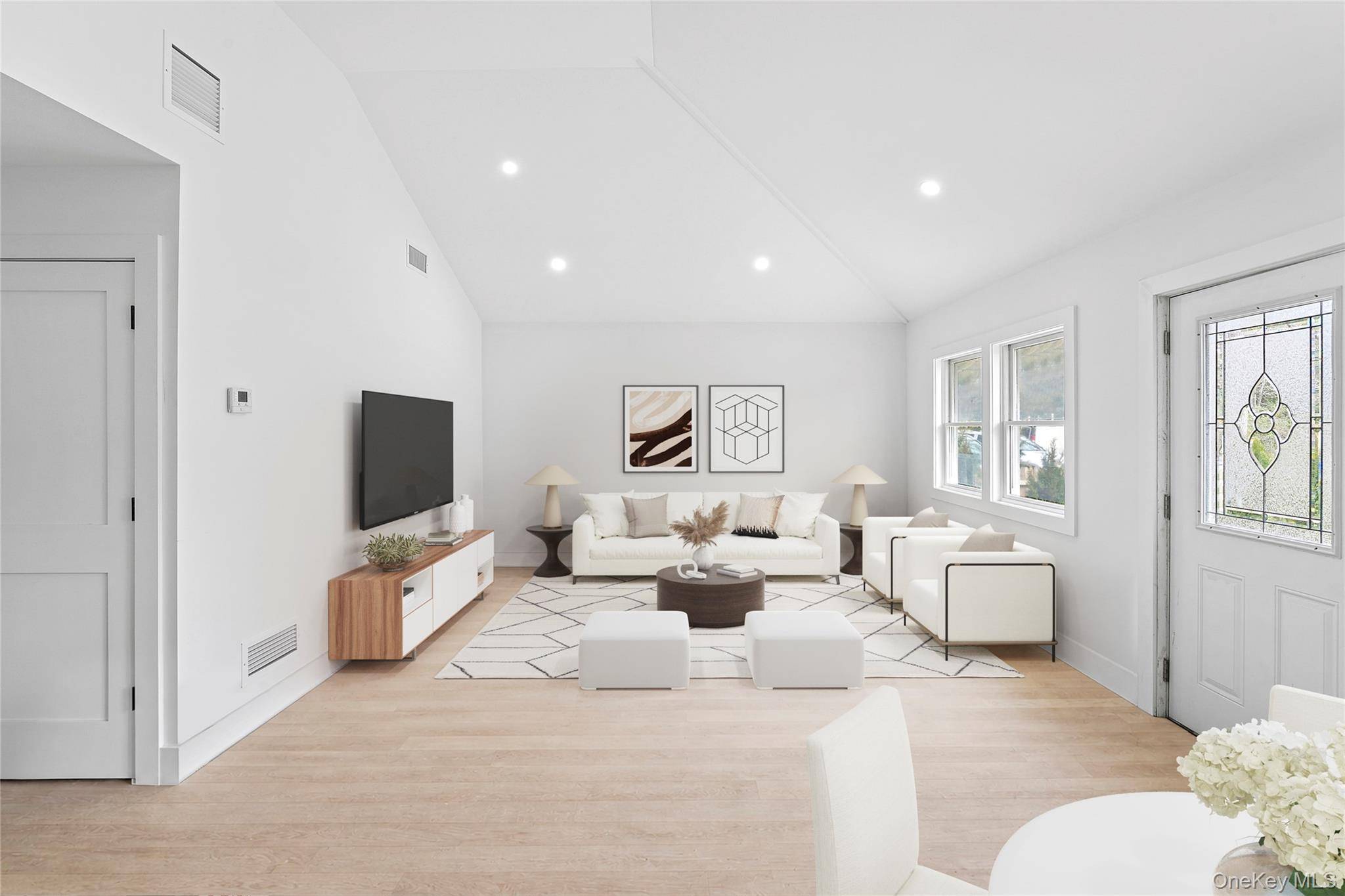 50 Squires AVE, East Quogue, NY 11942