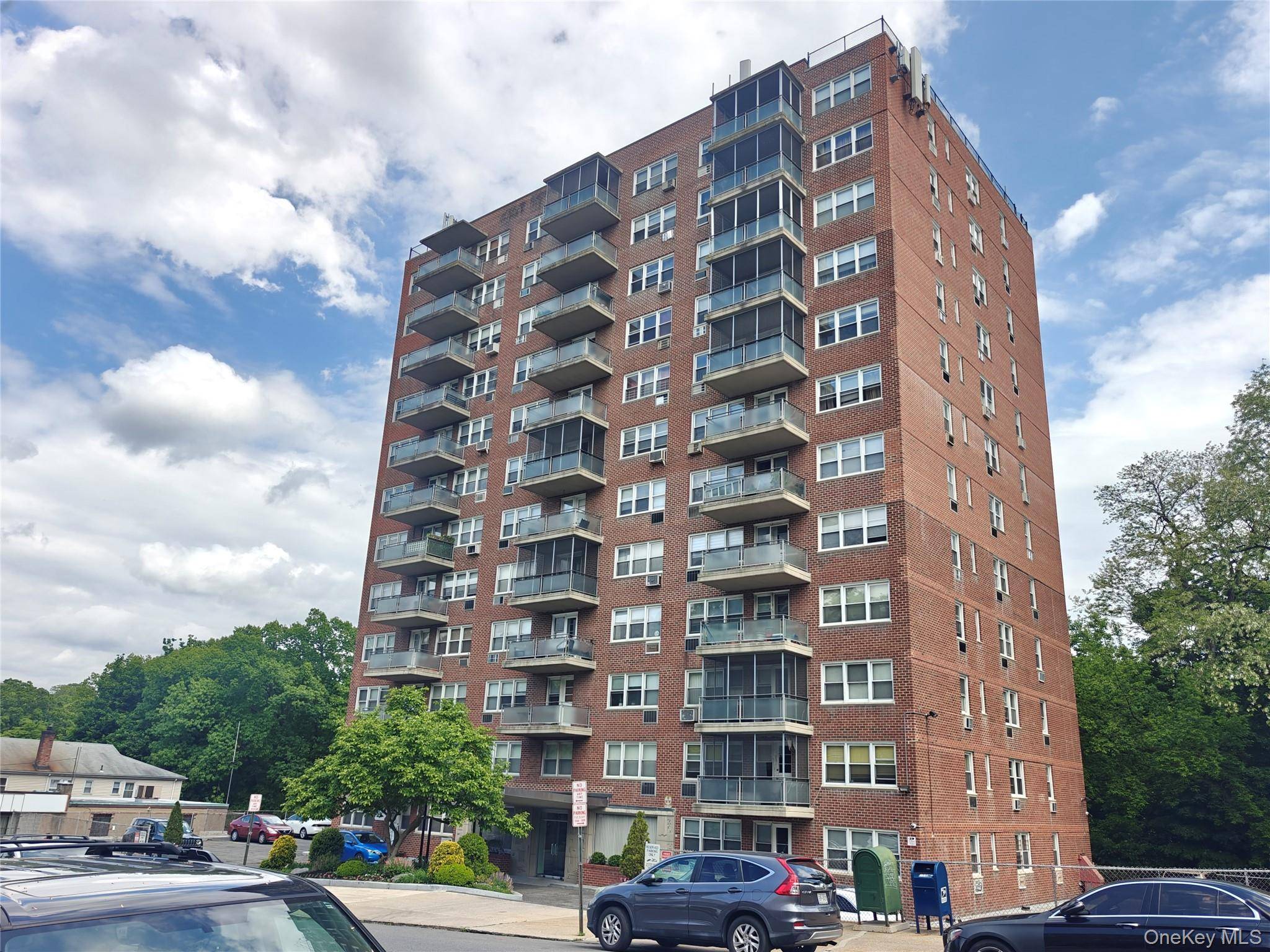 385 McLean AVE #8D, Yonkers, NY 10705