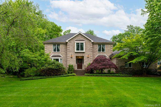 7 Fair Oaks DR, Poughkeepsie, NY 12603