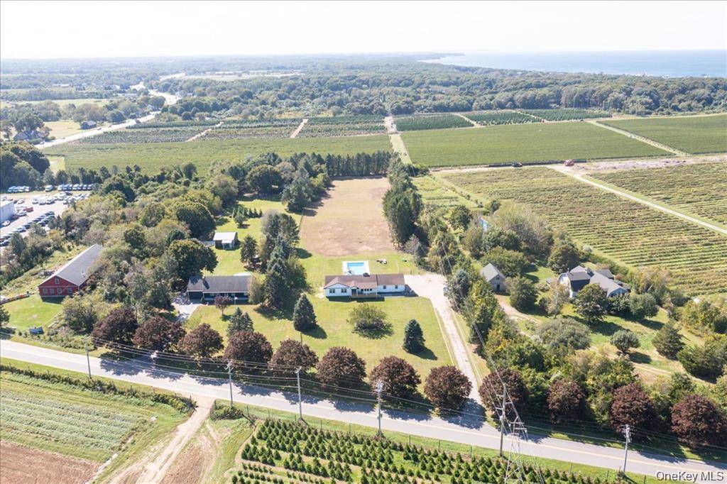 3715 Hortons LN, Southold, NY 11971