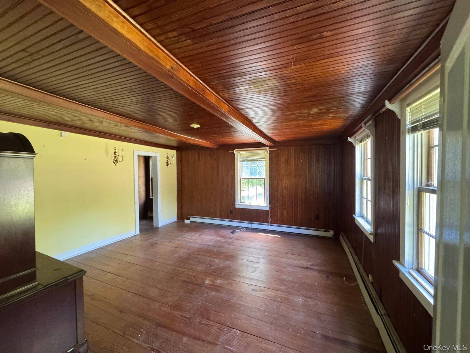 540 Franklinville RD, Laurel, NY 11948