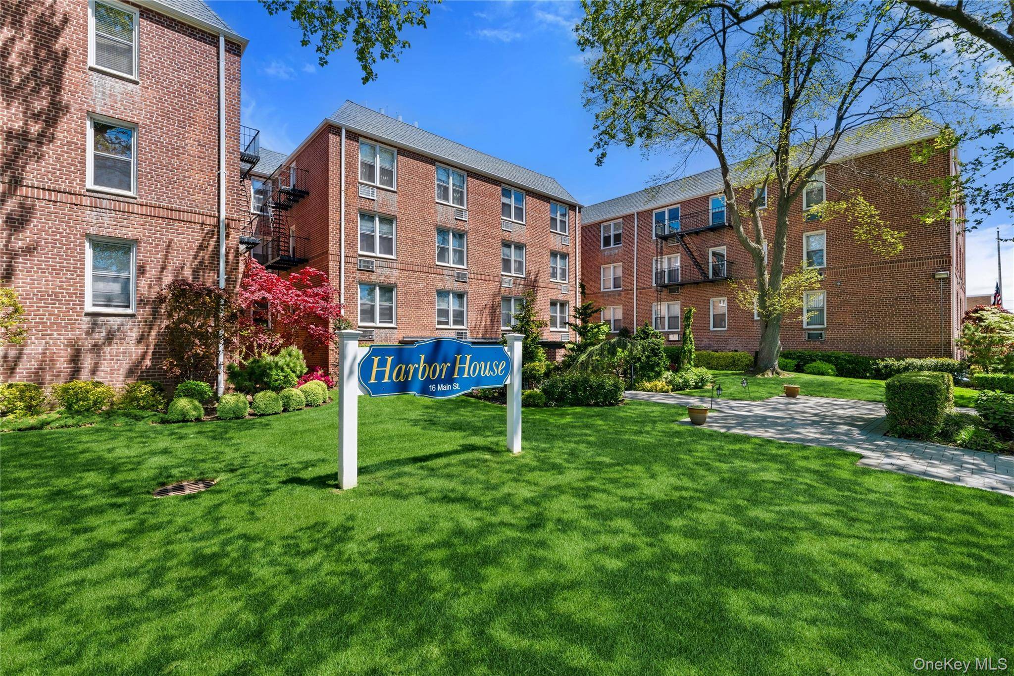 16 Main ST #2K, East Rockaway, NY 11518