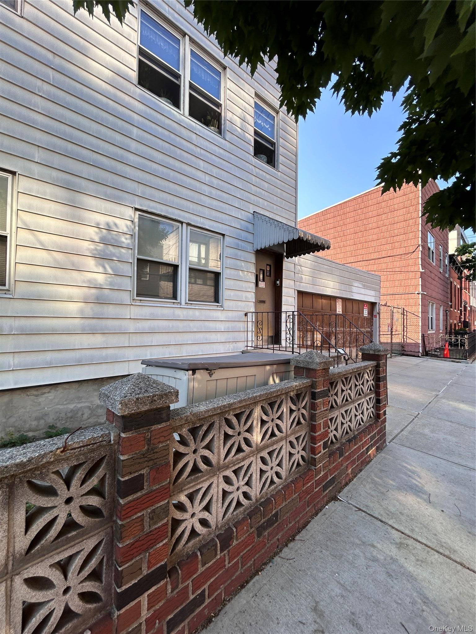38-12 28th ST, Long Island City, NY 11101