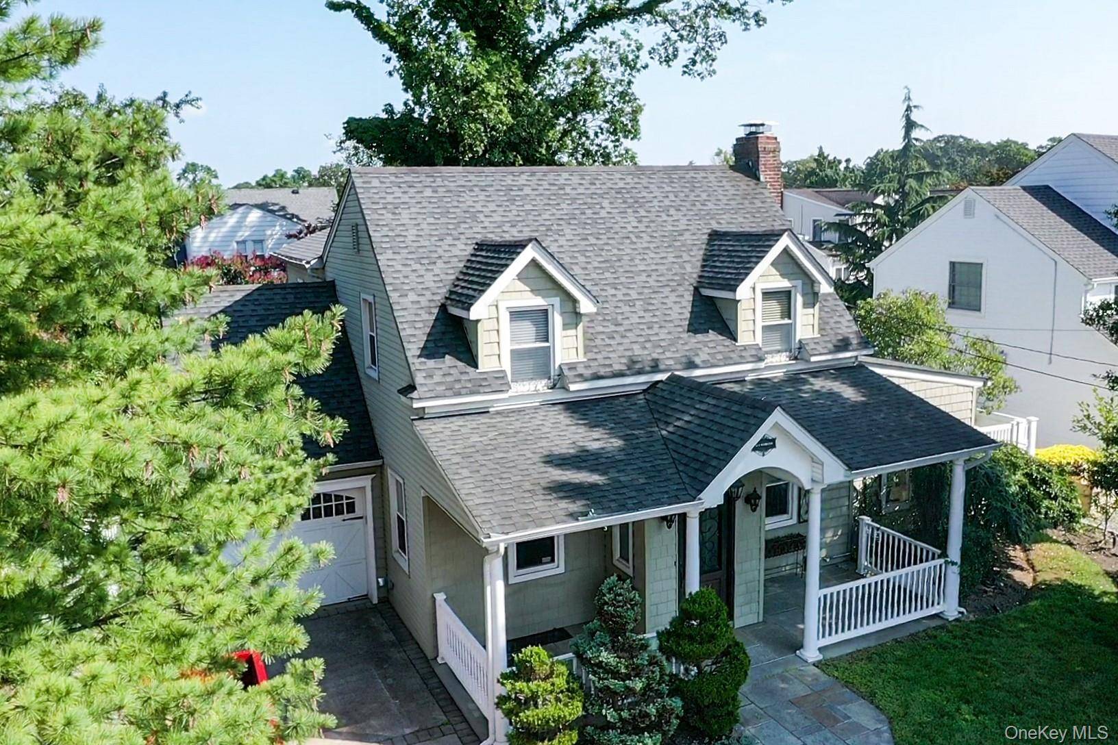 11 E Webster ST, Merrick, NY 11566