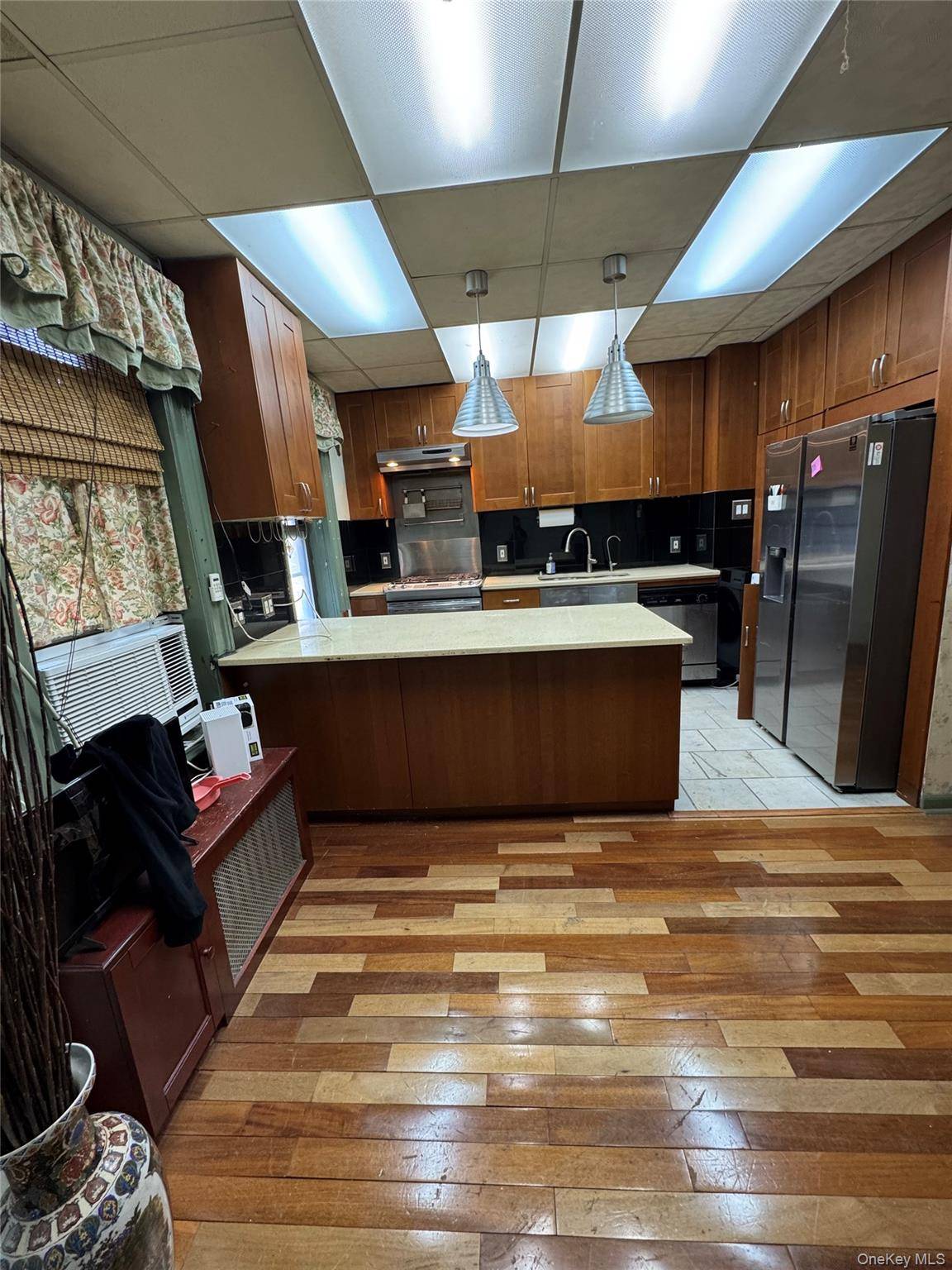 2922 Barnes Avenue #5F, Bronx, NY 10467