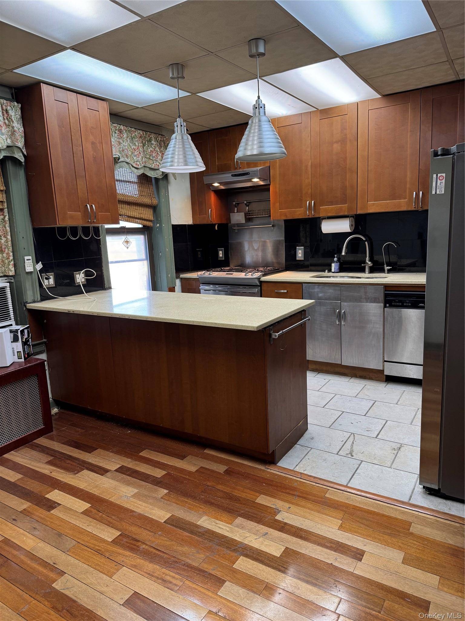 2922 Barnes Avenue #5F, Bronx, NY 10467