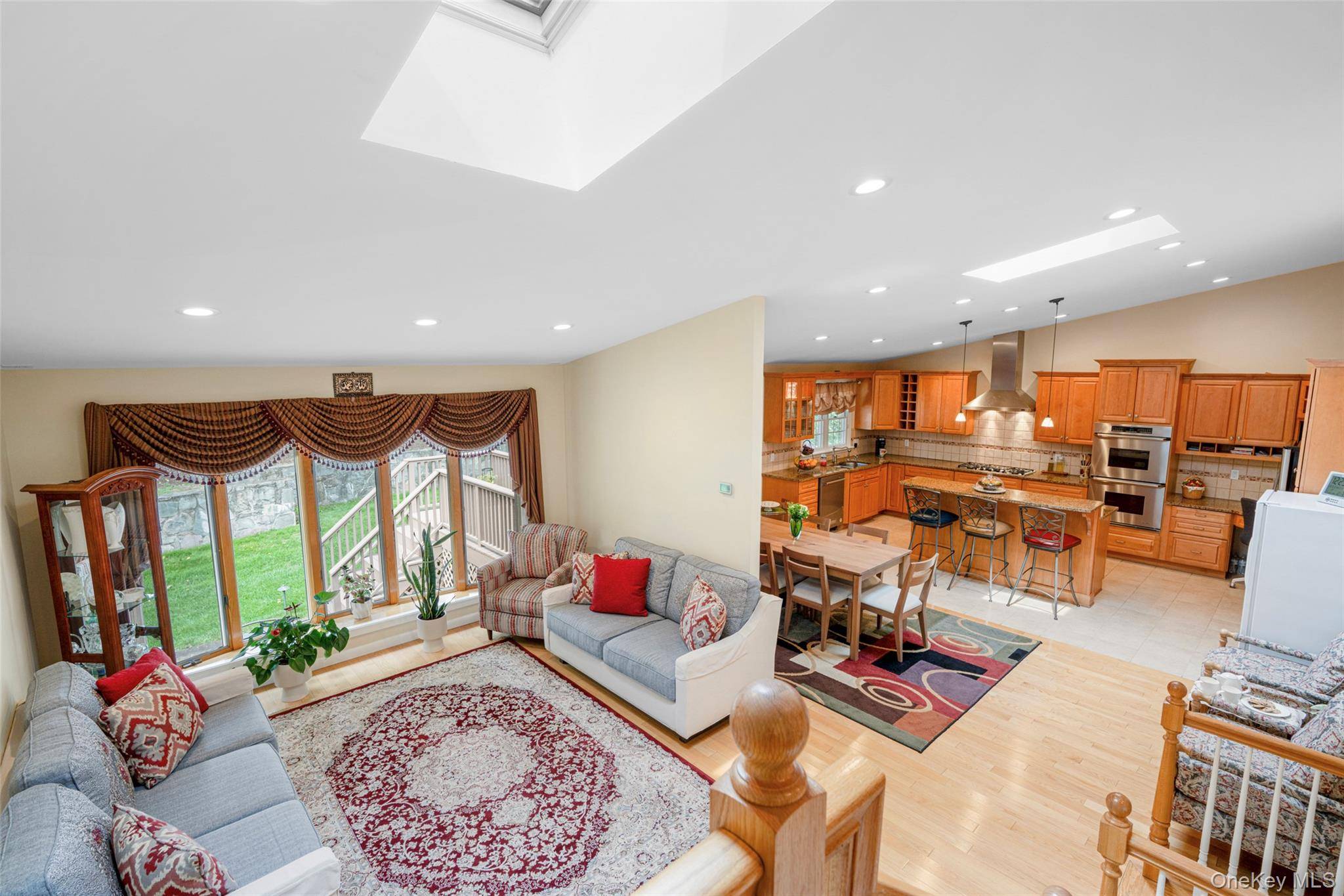 5 Oakridge RD, White Plains, NY 10607