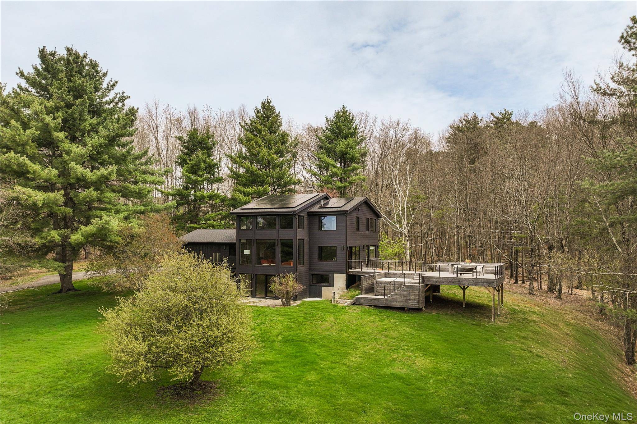 41 Chicory LN, Austerlitz, NY 12017