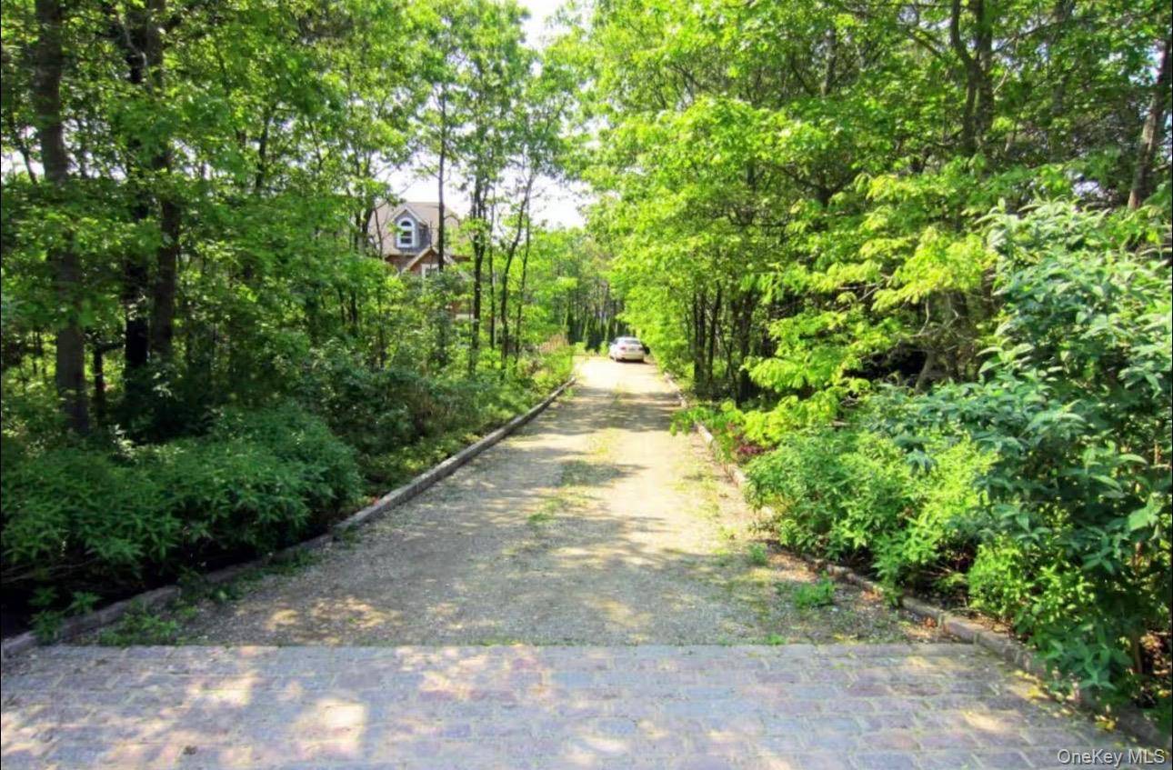 155 Chardonnay DR, East Quogue, NY 11942