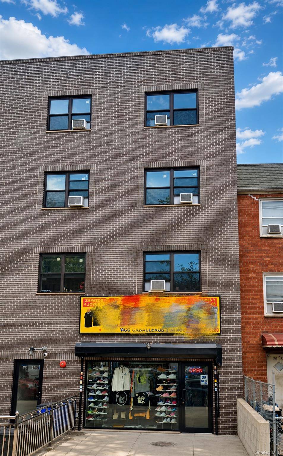 10211 37th AVE, Corona, NY 11368