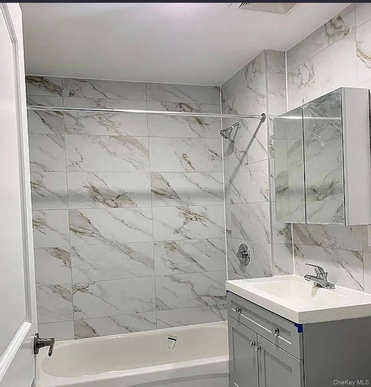 10211 37th AVE, Corona, NY 11368