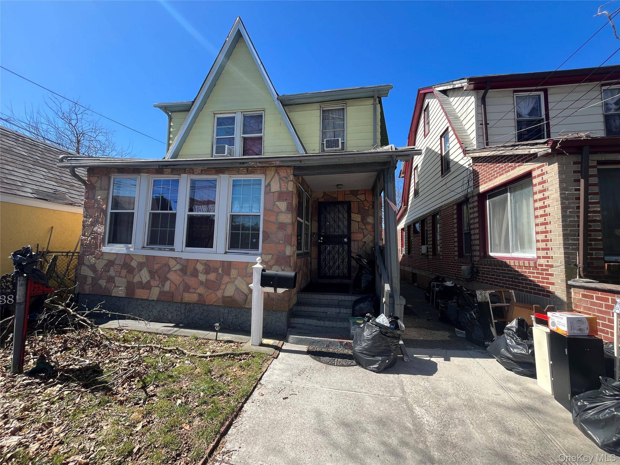 10438 202nd ST, Saint Albans, NY 11412