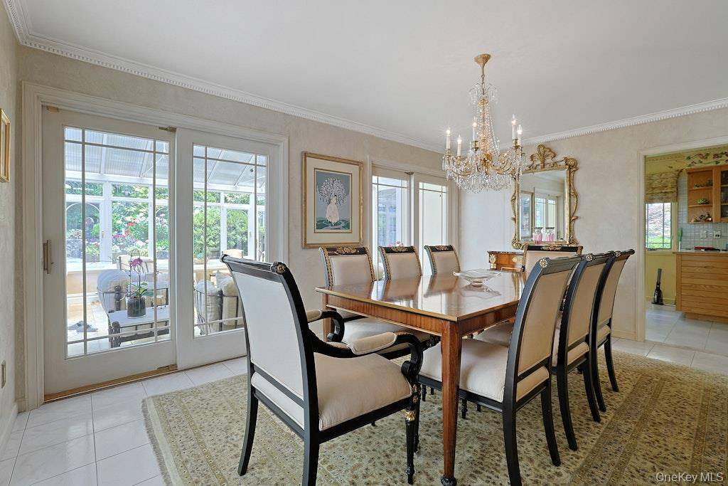 1 Rock Hill LN, Scarsdale, NY 10583