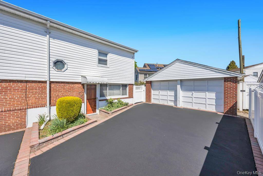 2625 Cypress AVE, East Meadow, NY 11554