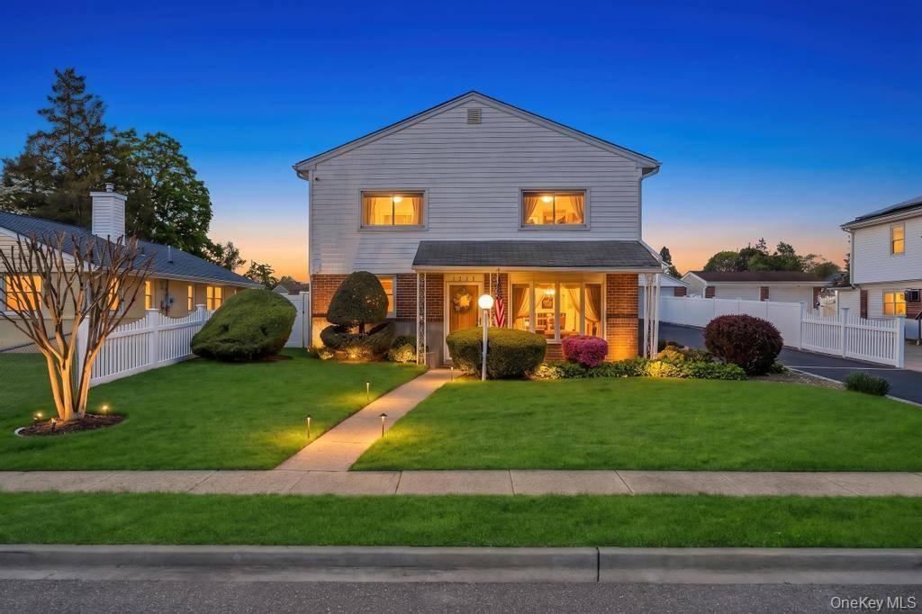 2625 Cypress AVE, East Meadow, NY 11554