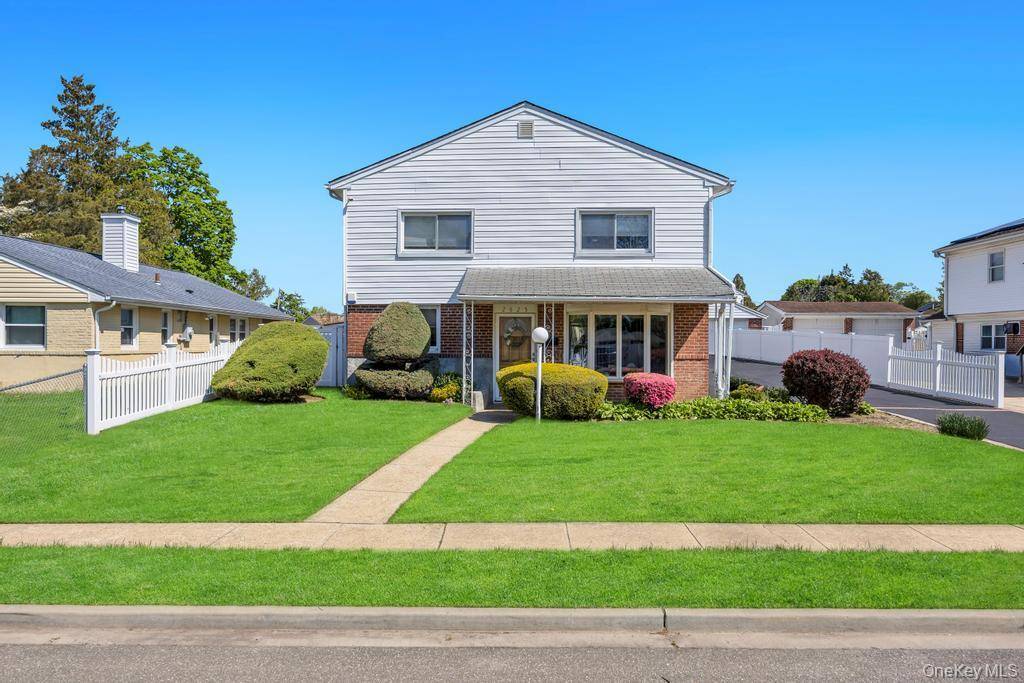 2625 Cypress AVE, East Meadow, NY 11554