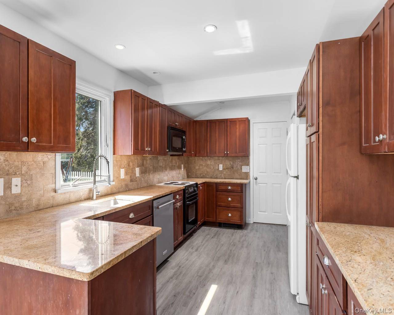 27 (AKA 630) Madison ST, Greenport, NY 11944