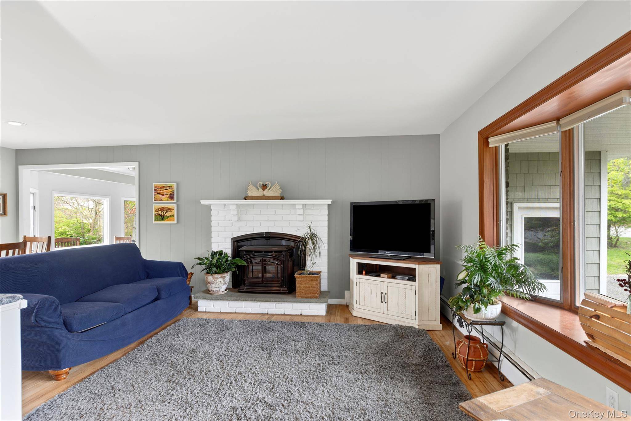 77 Evergreen AVE, East Moriches, NY 11940