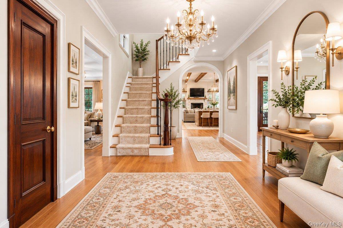 79 Aldershot LN, Manhasset, NY 11030