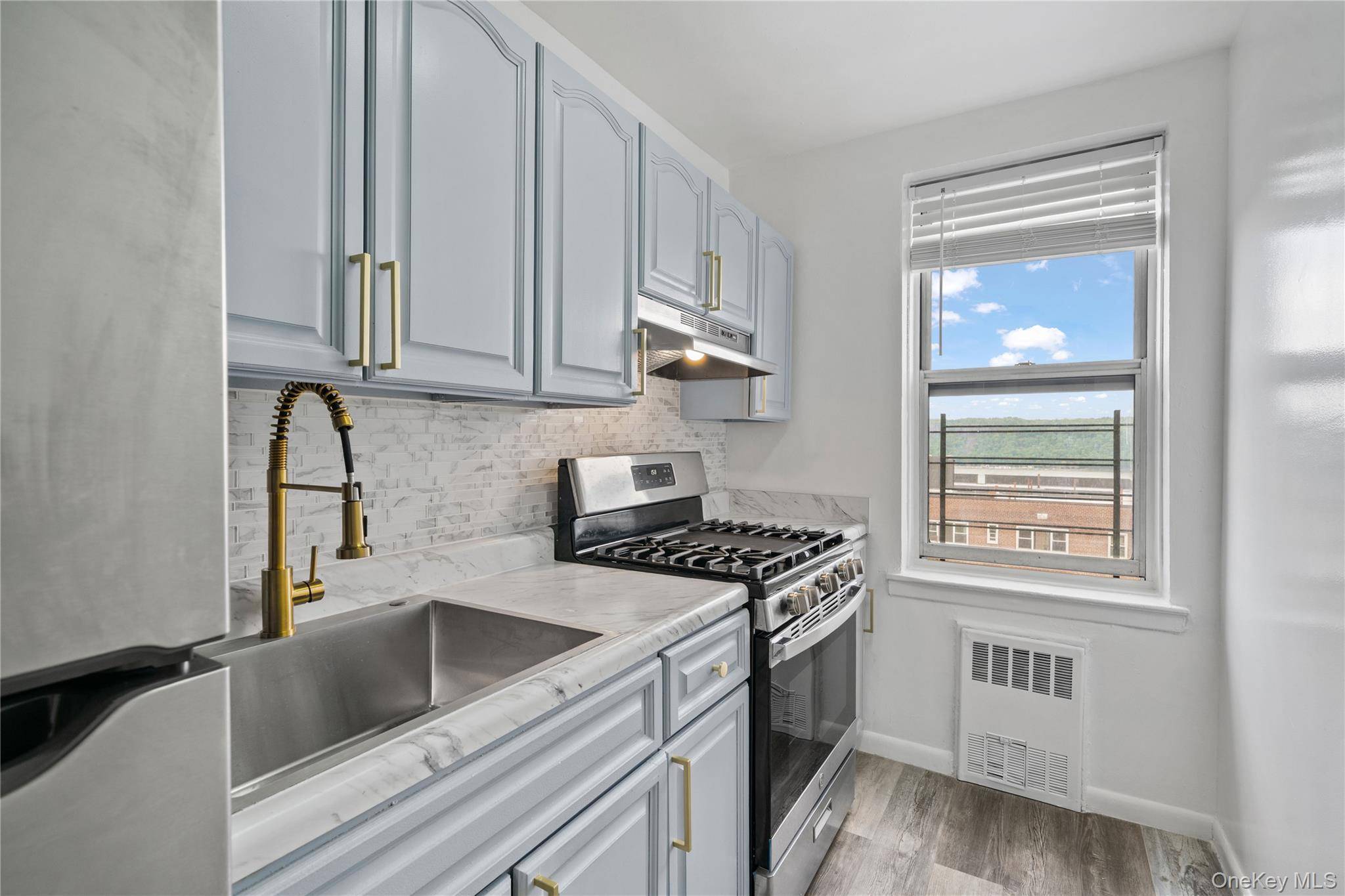 300 N Broadway #6G, Yonkers, NY 10701