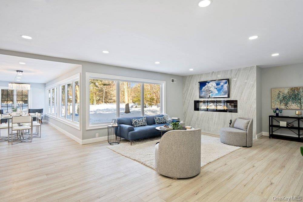 497 Woodbury RD, Cold Spring Harbor, NY 11724