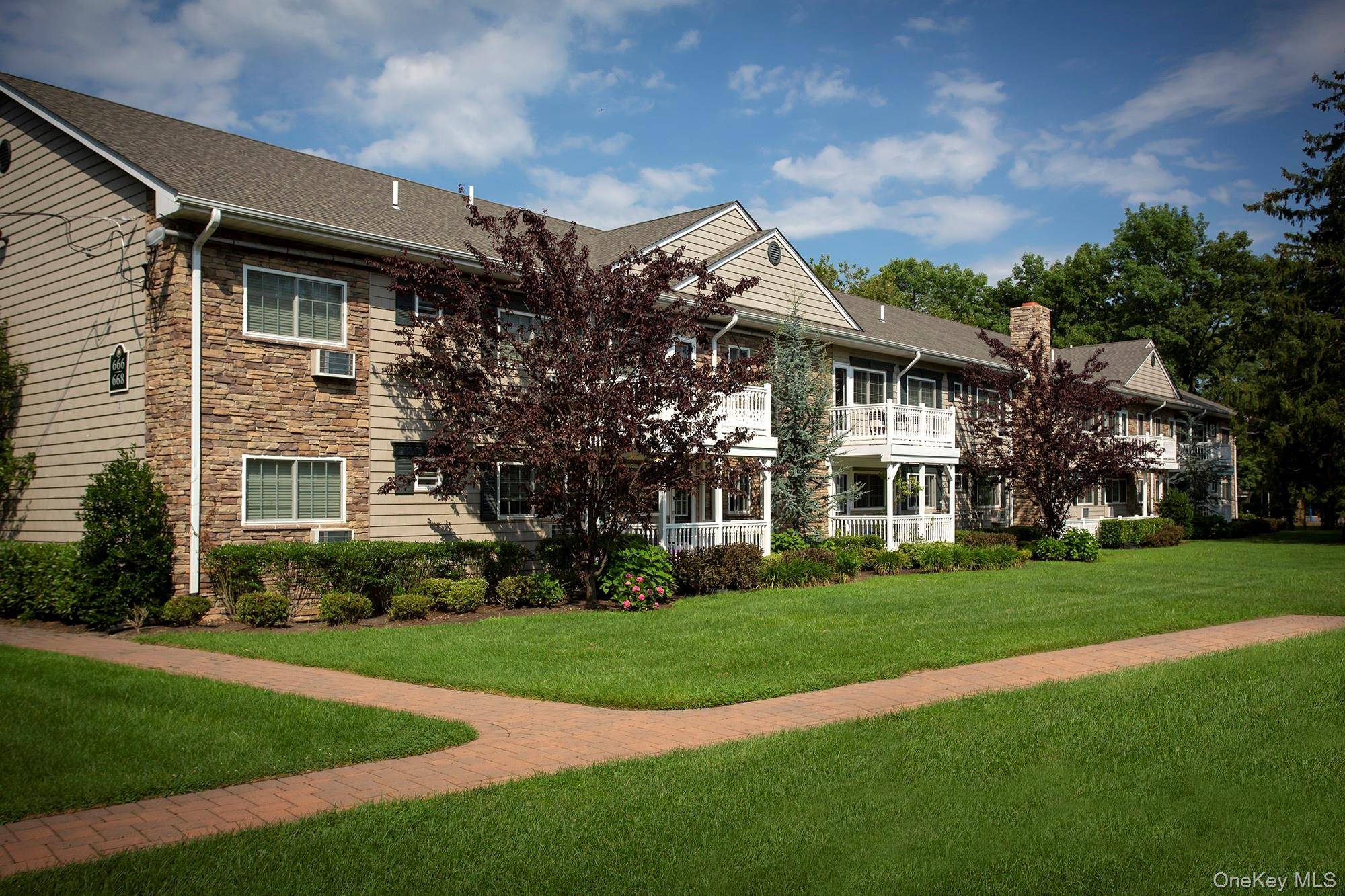 668 Veterans HWY #2-1D, Hauppauge, NY 11788