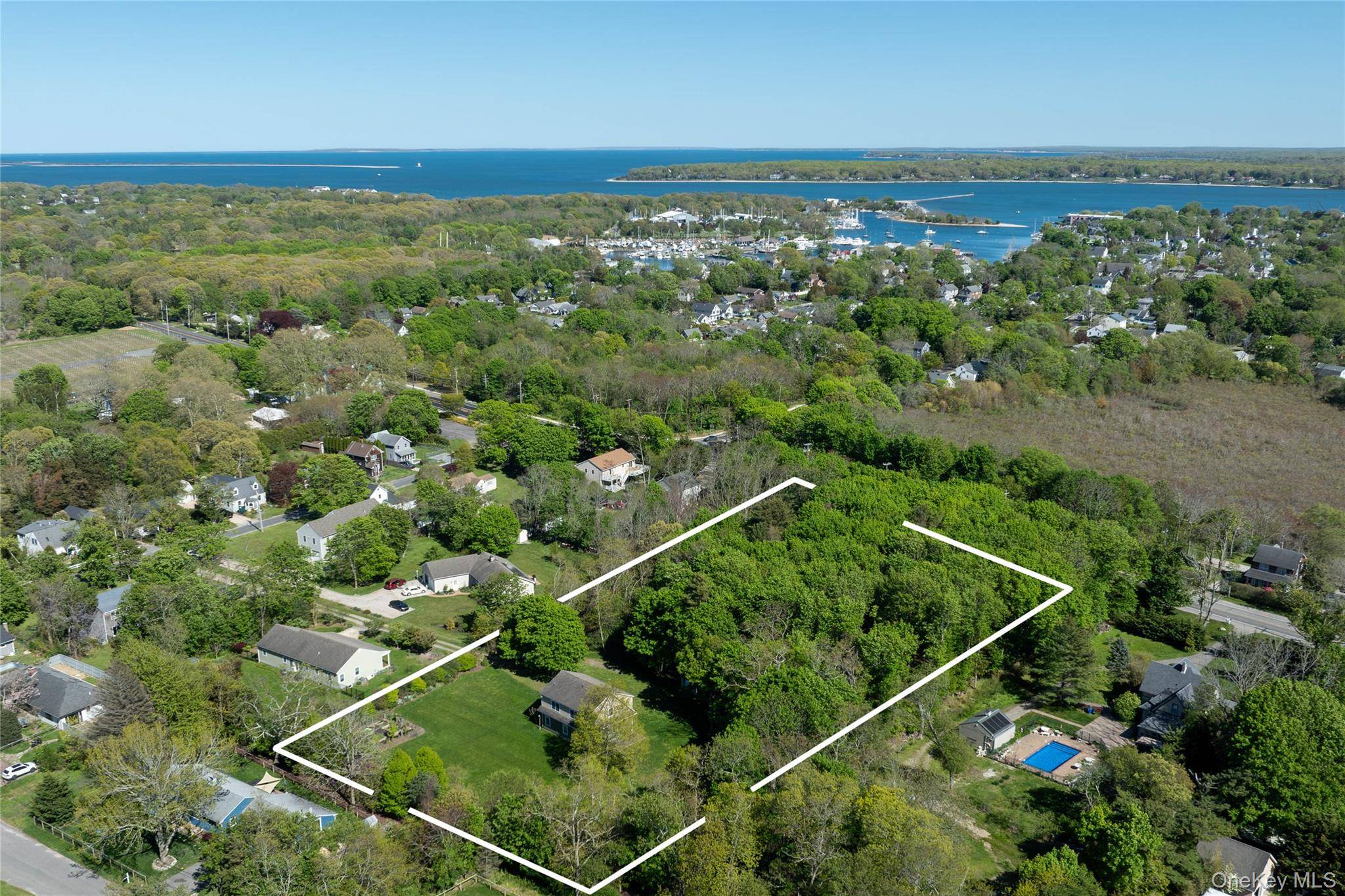 427 Sound RD, Greenport, NY 11944