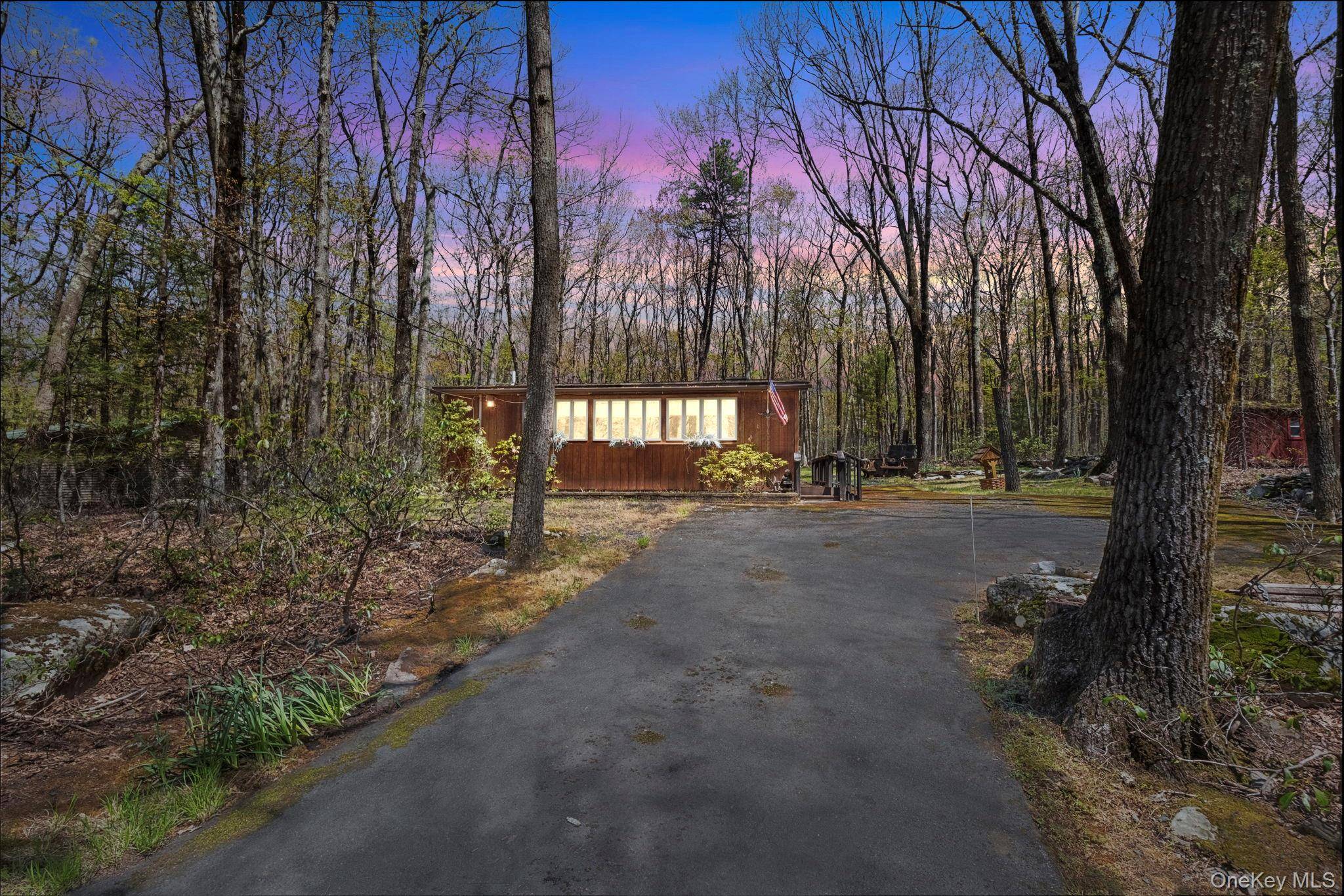 25 Canal RD, Wurtsboro, NY 12790