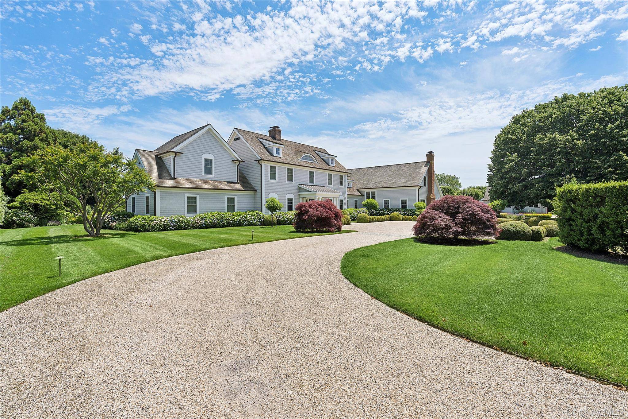 155 Duck Pond LN, Southampton, NY 11968