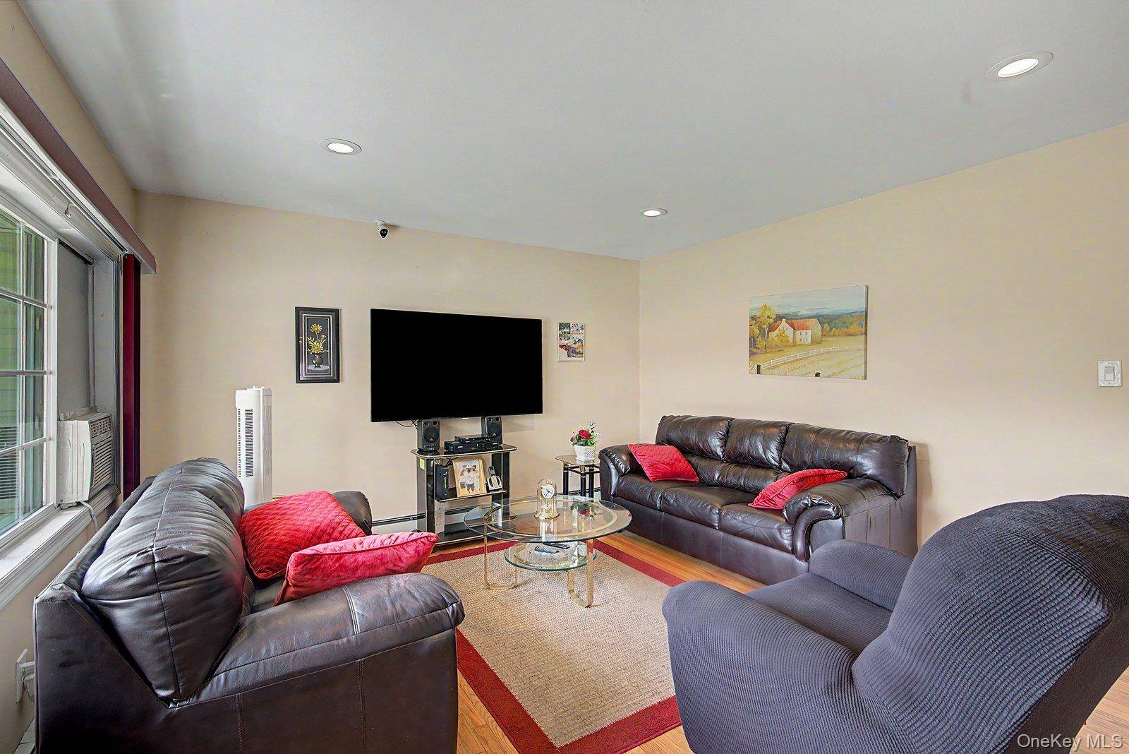 710 Broadway AVE, Brentwood, NY 11717