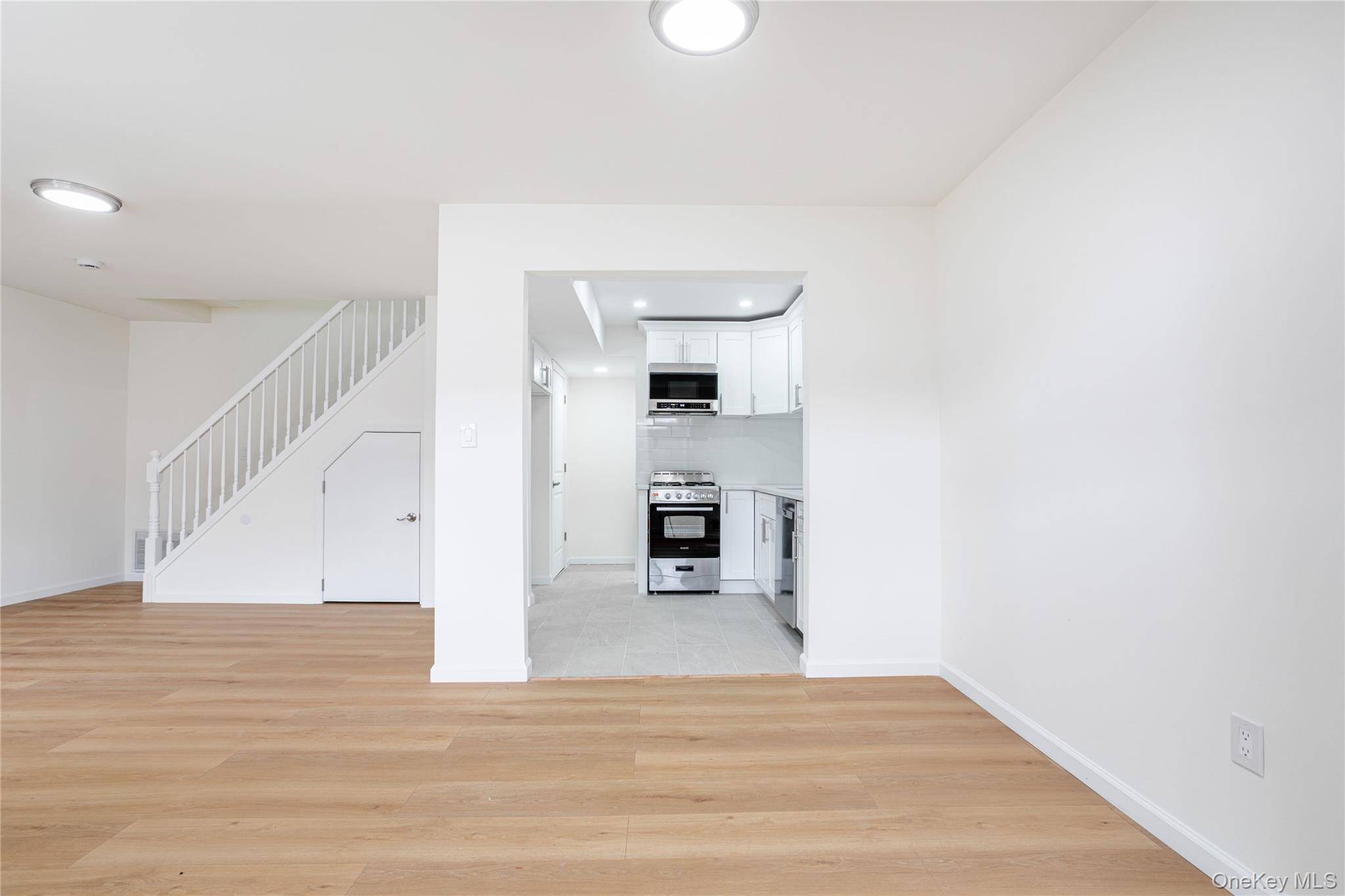 33 Marc ST, Staten Island, NY 10314