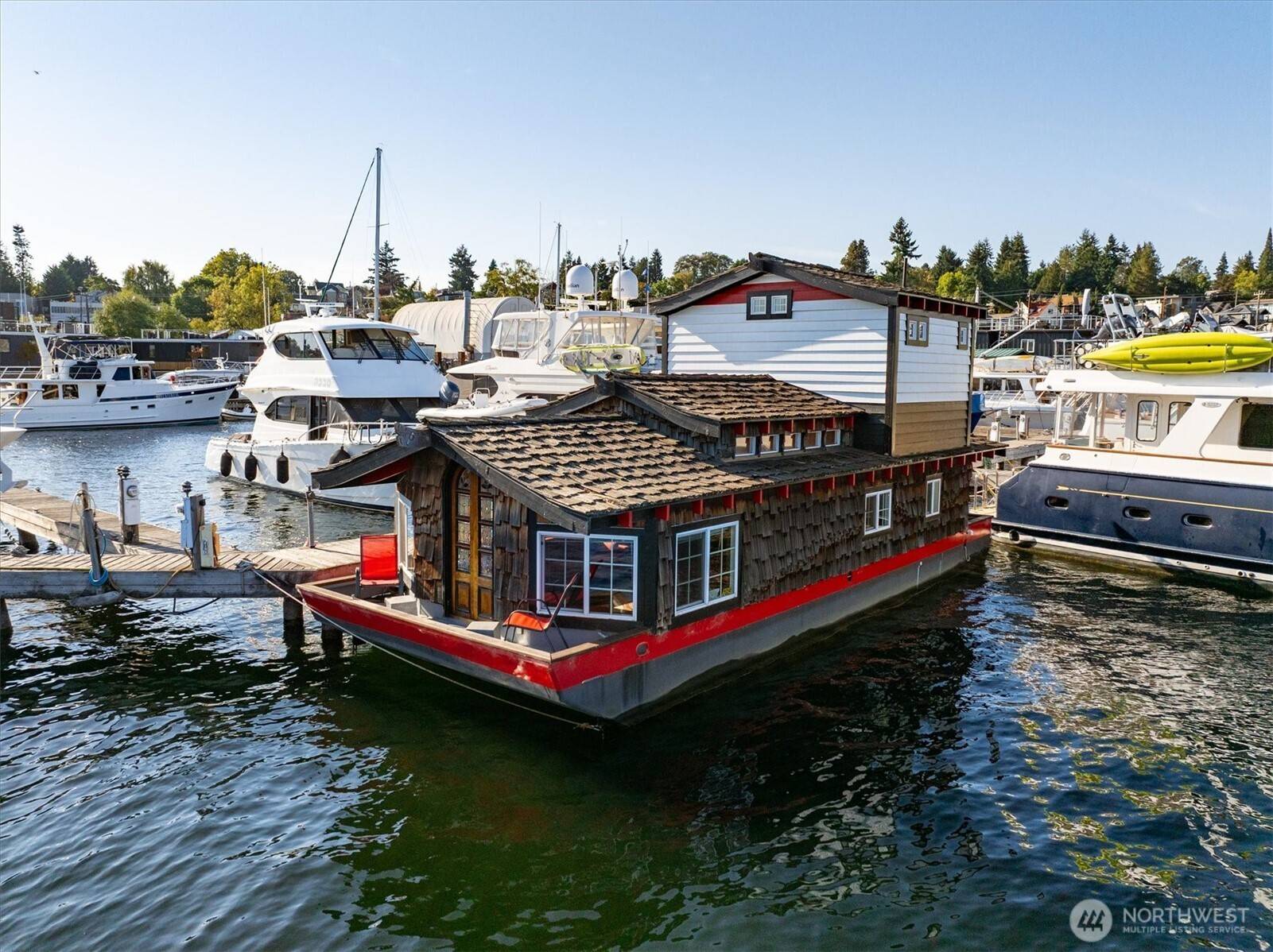 2401 N Northlake WAY #L6, Seattle, WA 98103