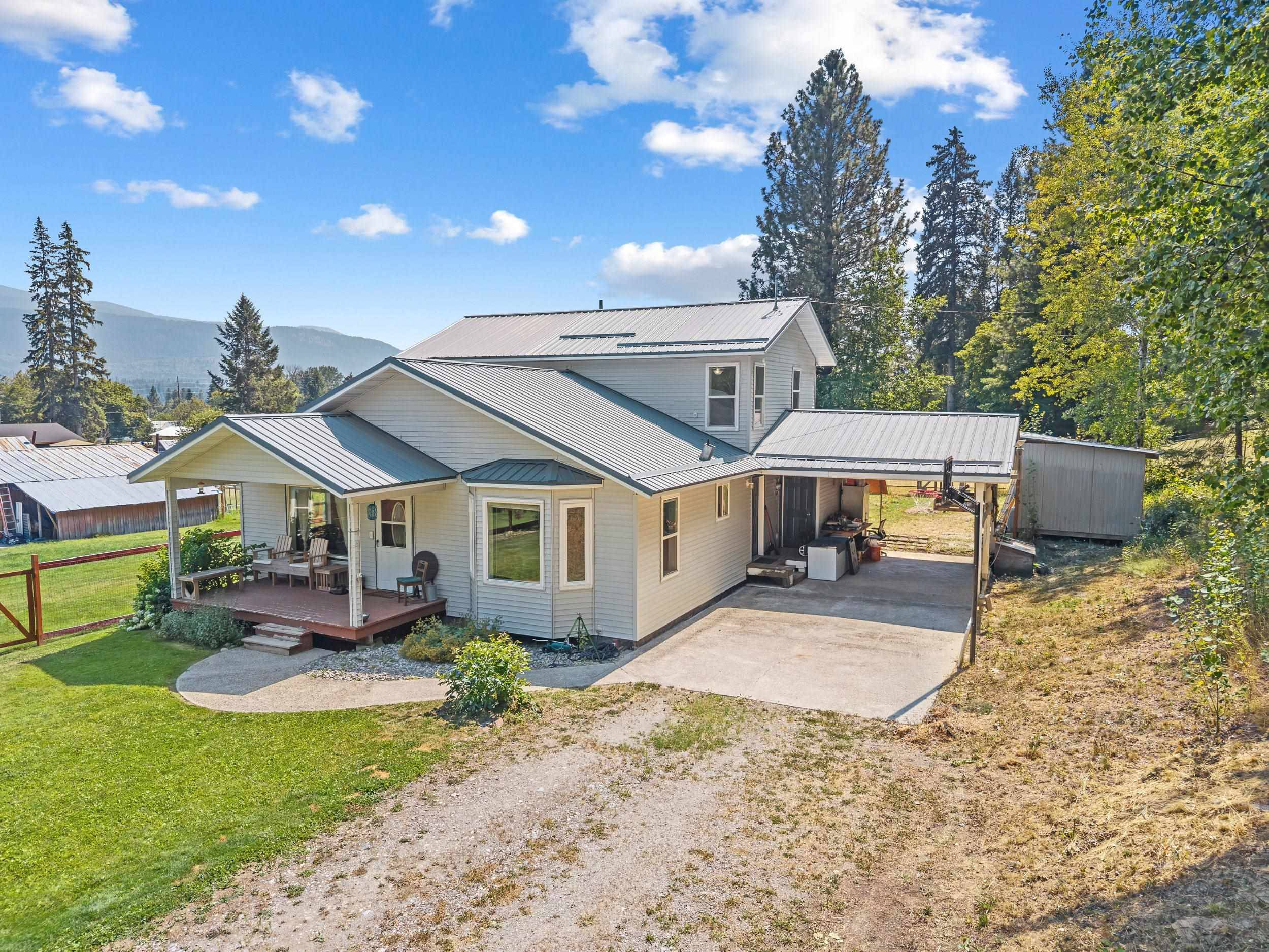 807 Grinnell St, Ione, WA 99139