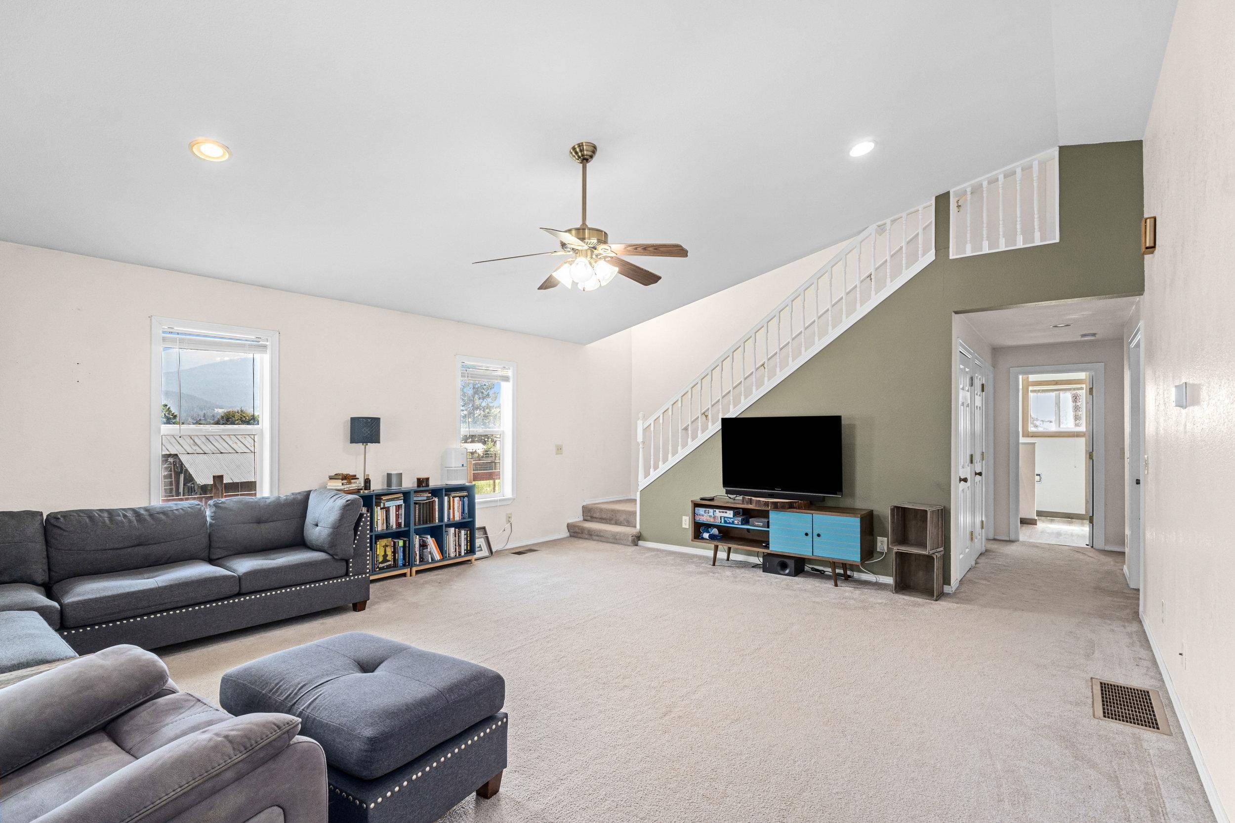 807 Grinnell St, Ione, WA 99139