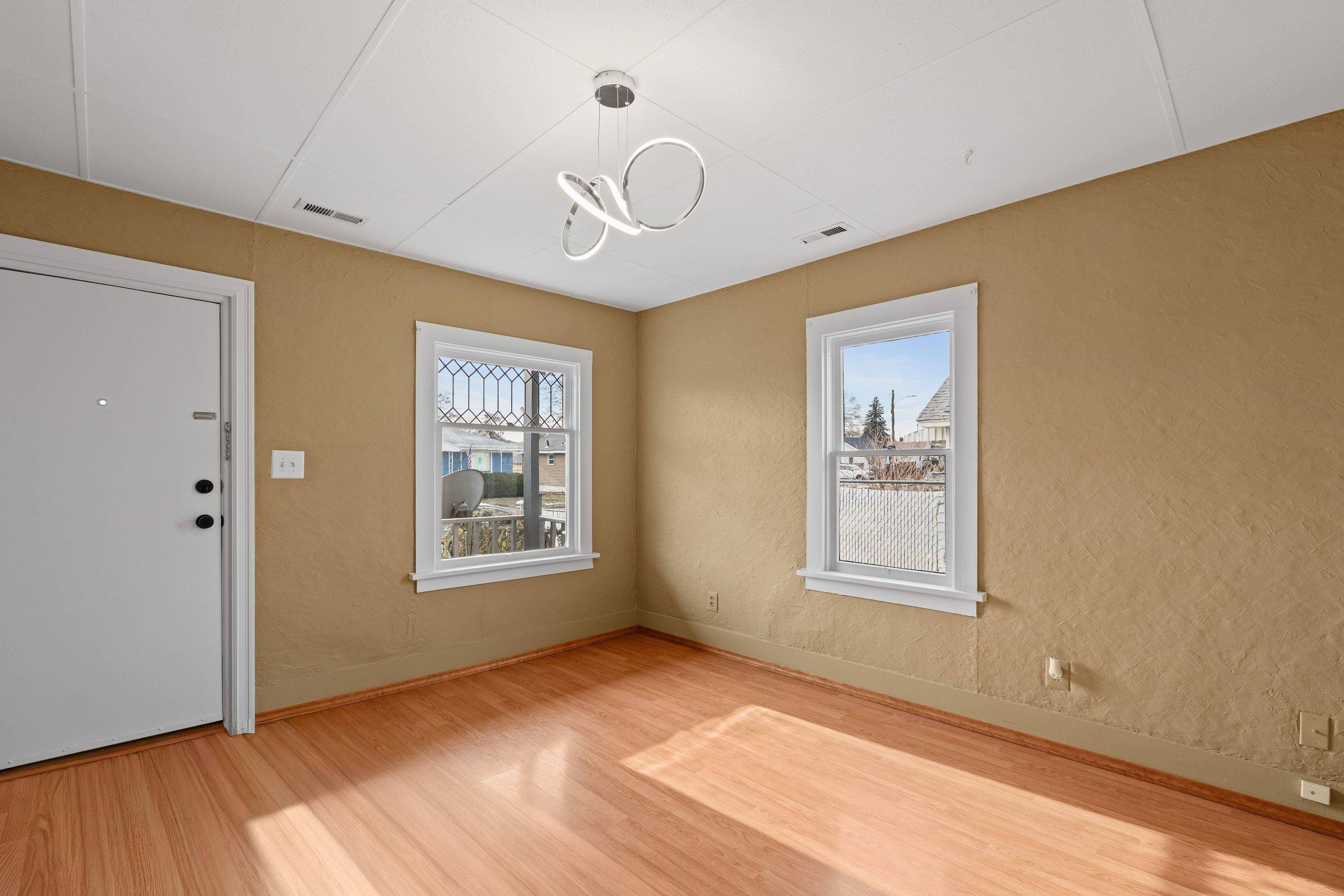 917 E Longfellow Ave, Spokane, WA 99207