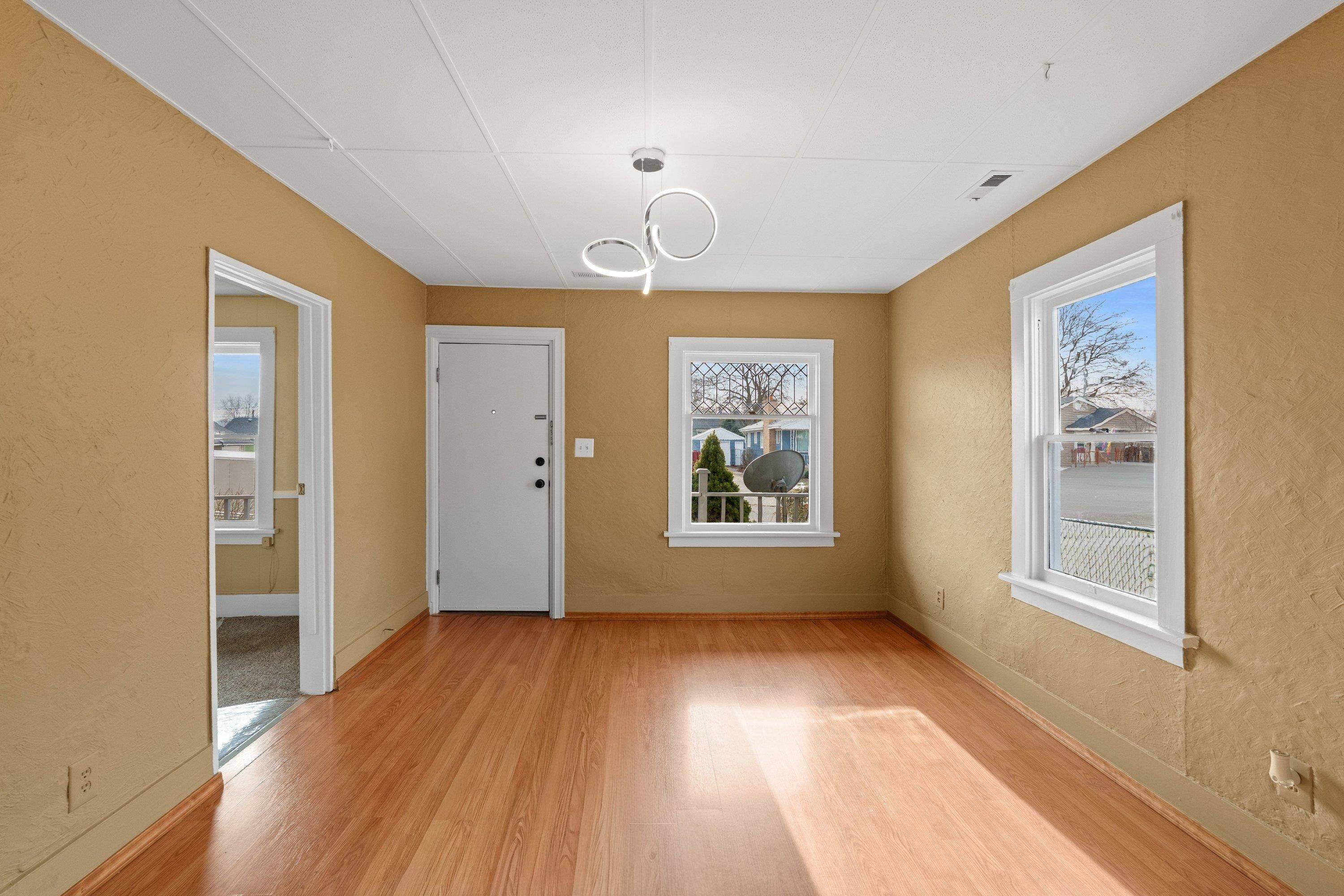 917 E Longfellow Ave, Spokane, WA 99207