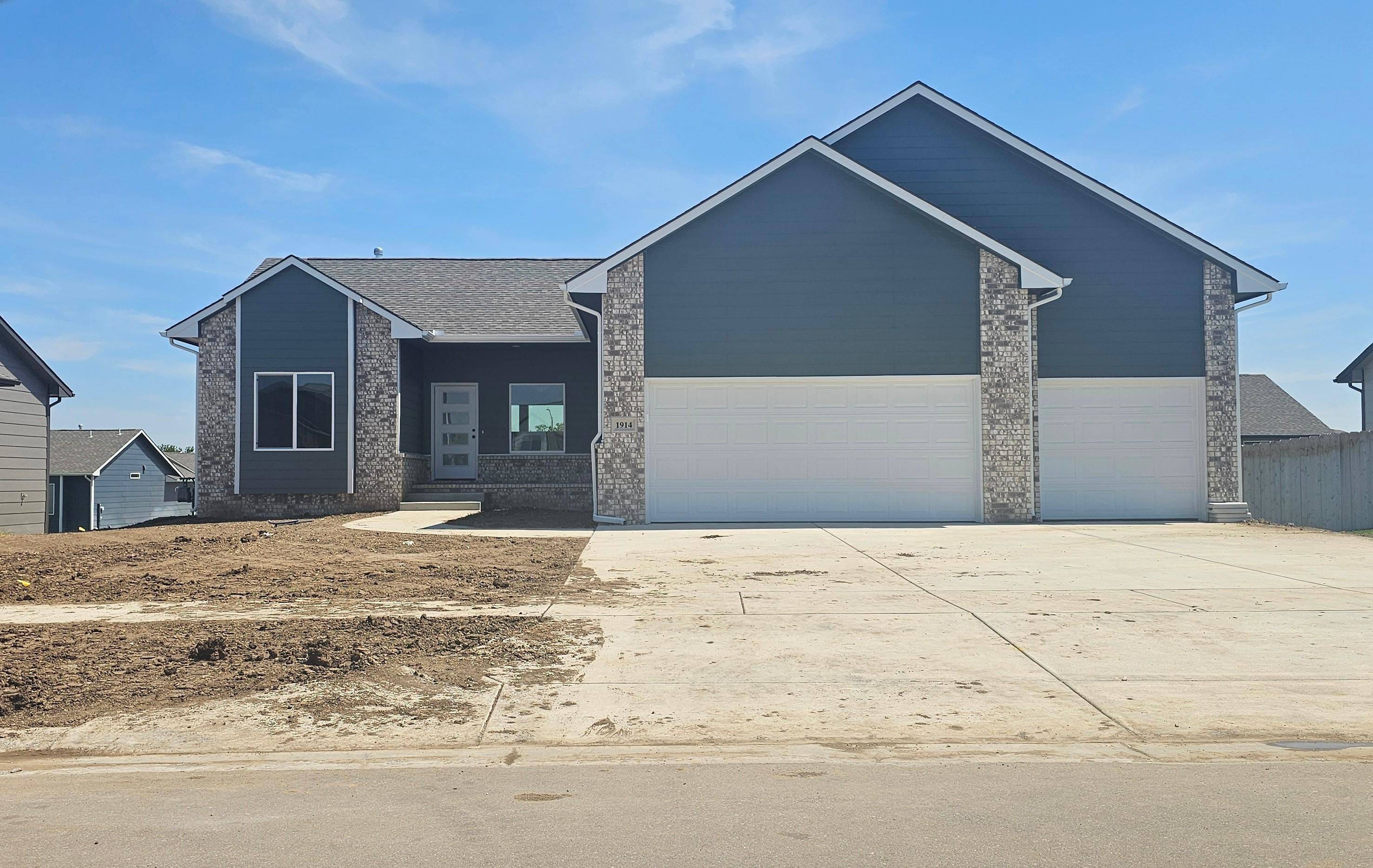 1914 S Lynnrae St, Wichita, KS 67207