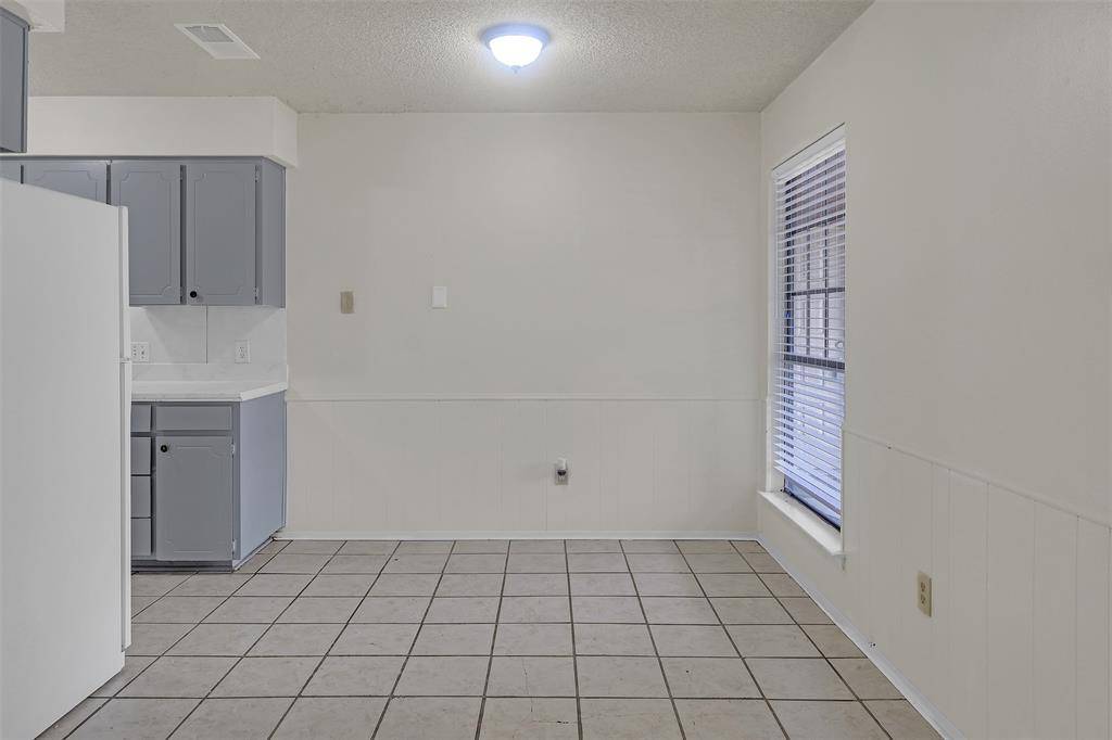 919 Southmoor Drive, Arlington, TX 76010