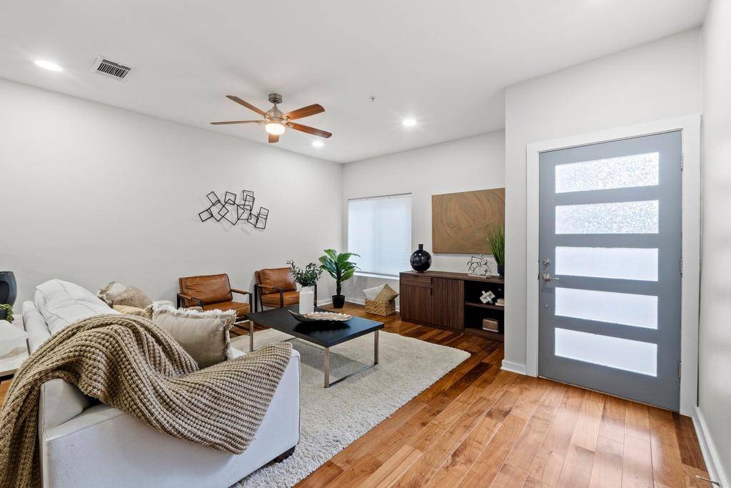503 Swanee DR #19, Austin, TX 78752