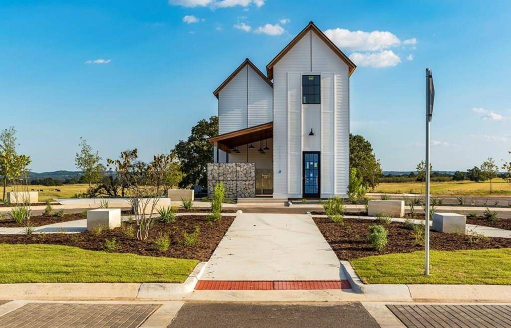 514 Interlaken ST, Fredericksburg, TX 78624
