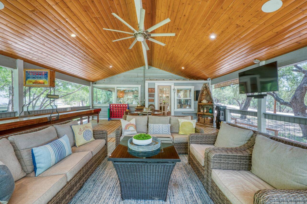 1001 N Shorewood DR, Granite Shoals, TX 78654