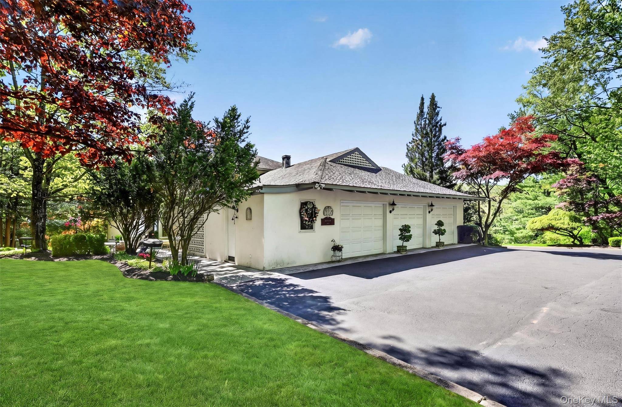 20 Moriah LN, Montebello, NY 10901