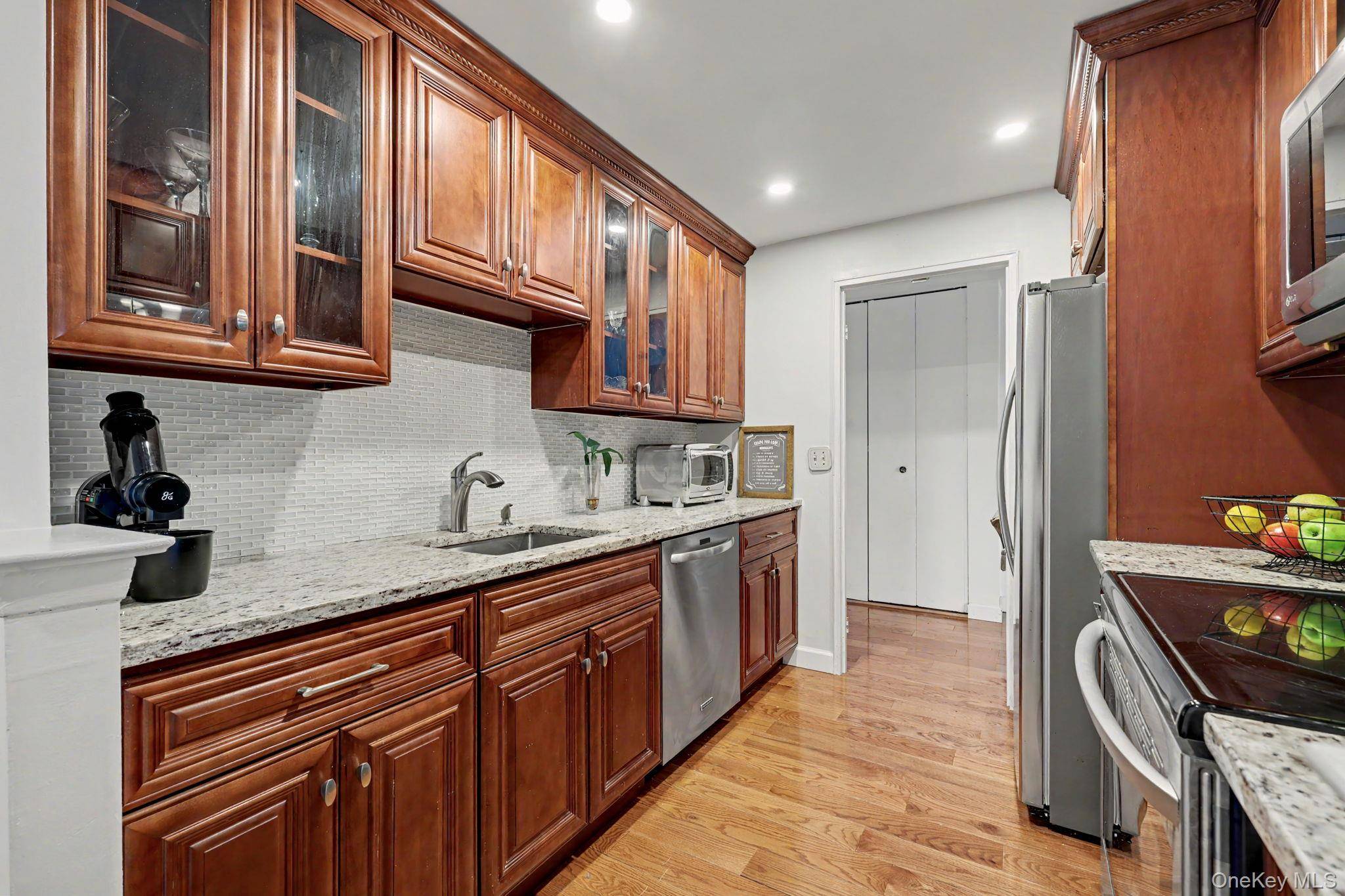 500 High Point DR #810, Hartsdale, NY 10530