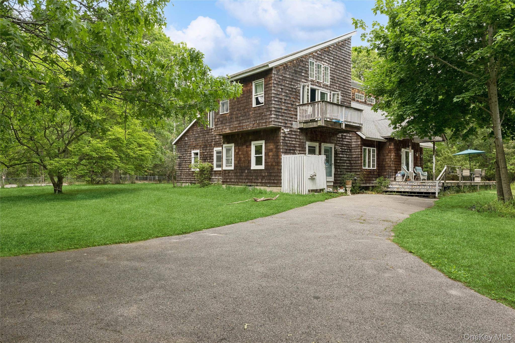 131 Red Creek RD, Hampton Bays, NY 11946