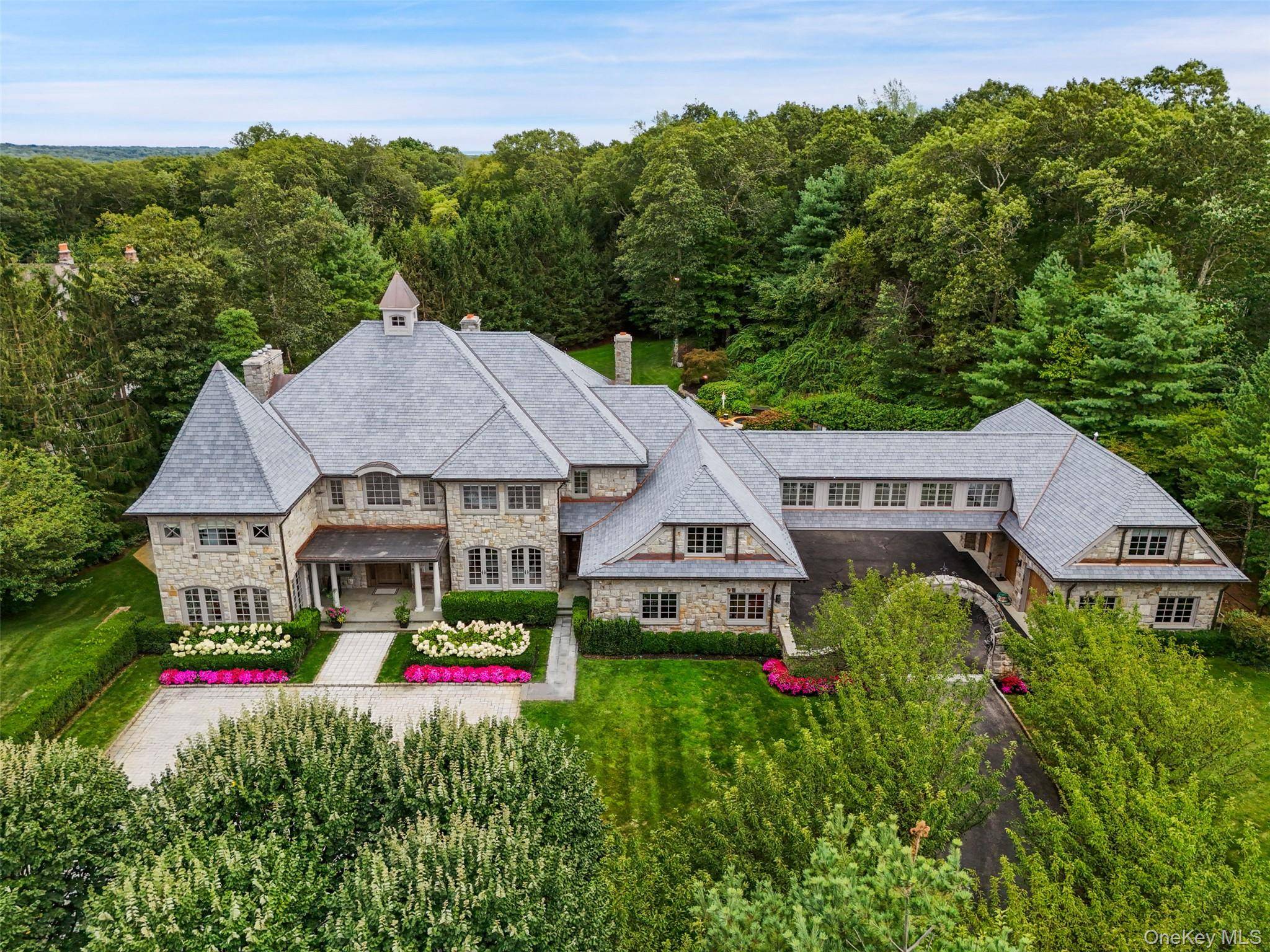 9 Terrace CIR, Armonk, NY 10504