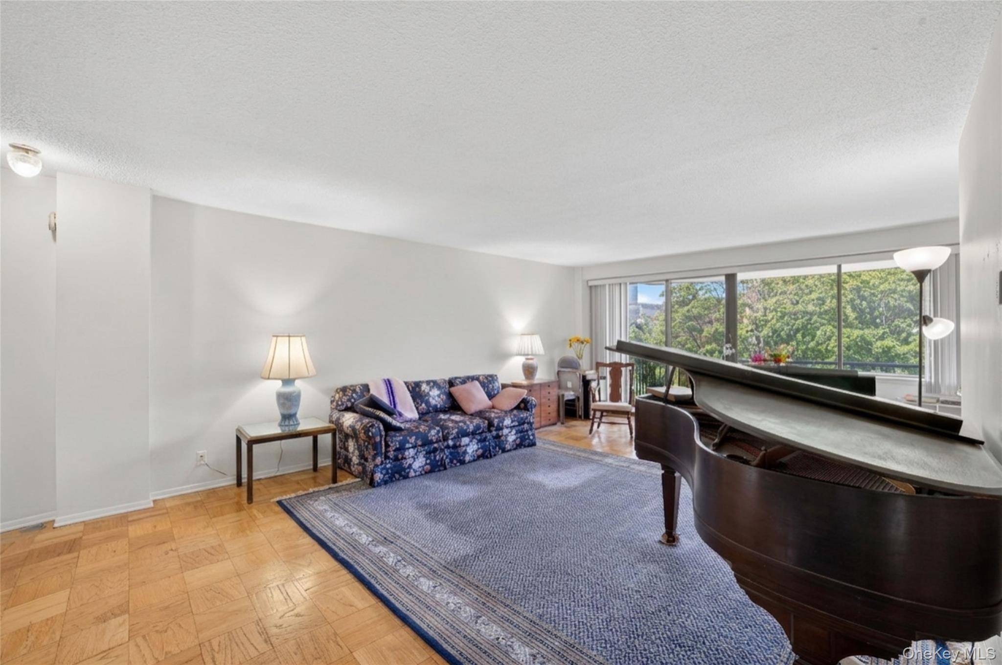15 Stewart PL #7H, White Plains, NY 10603